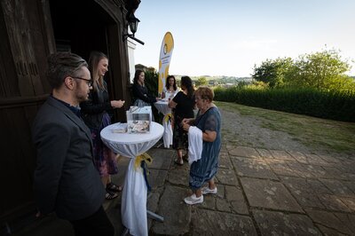 barbara-maria-willi-martin-hroch-za-poklady-broumovska-foto-michal-sedlacek-4.jpg