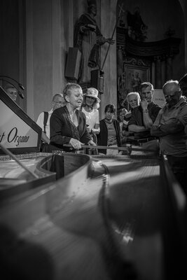 barbara-maria-willi-martin-hroch-za-poklady-broumovska-foto-michal-sedlacek-40.jpg