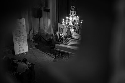 barbara-maria-willi-martin-hroch-za-poklady-broumovska-foto-michal-sedlacek-9.jpg