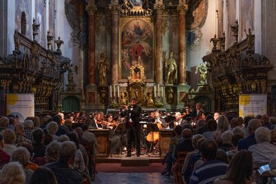 filharmonie-hradec-kralove-festival-za-poklady-broumovska-foto-sara-valaskova-29.jpg