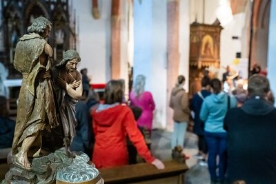 lektori-letnich-hornovych-kurzu-police-nad-metuji-za-poklady-broumovska-foto-martin-maslo-14.jpg