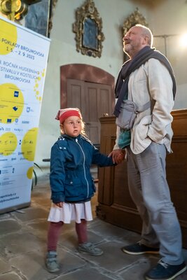 ucastnici-letnich-hornovych-kurzu-vernerovice-za-poklady-broumovska-foto-martin-maslo-44.jpg