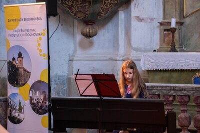 za-poklady-broumovska-2024-sonov-studenti-zus-broumov-foto-sara-valaskova-28.jpg