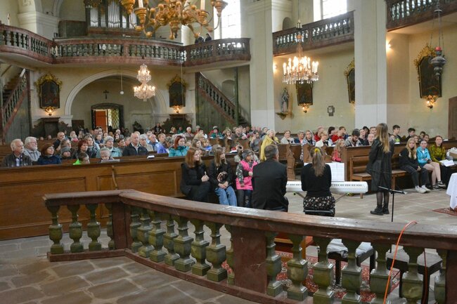 Ve Vernéřovicích to žije!