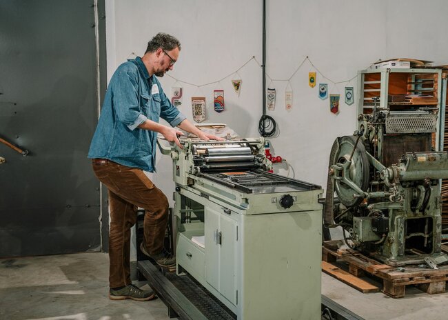 Ze stodoly do Evropy: Jakub Horský o budoucnosti tisku