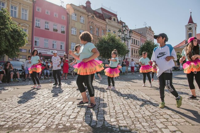 Projekt „Na jeviště II“ zapojil děti i dospělé z Broumovska