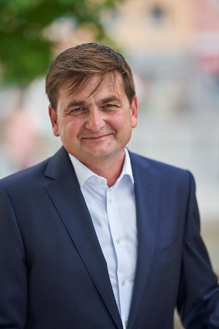 Úspěch Broumova si přejeme všichni