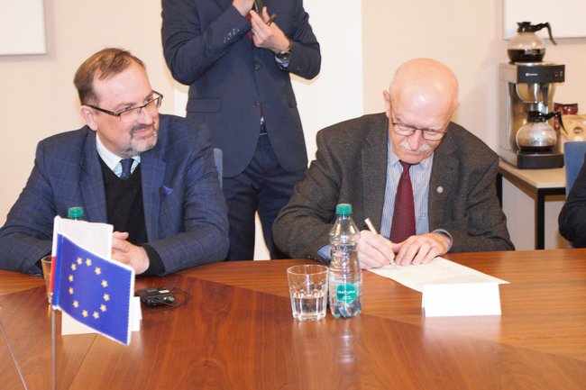 Podpora kandidatury polskými partnery 