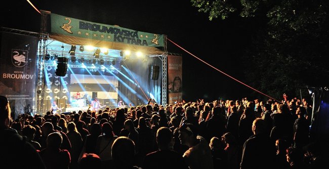 BROUMOVSKÁ KYTARA