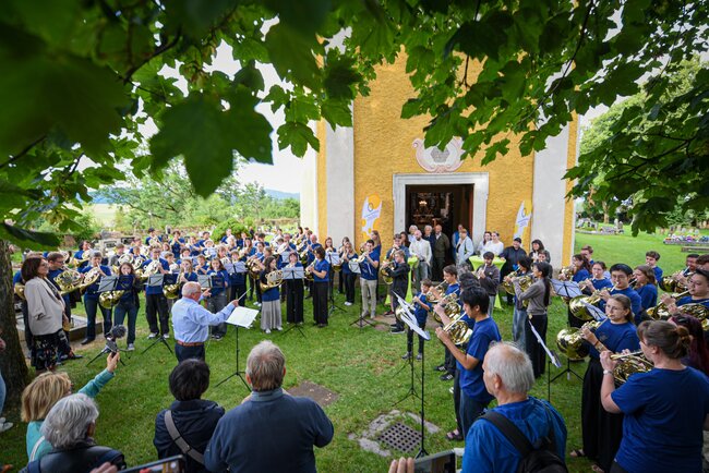 Účastníci Letních hornových kurzů Broumov, Jacques Deleplancque, lesní roh (Francie) a další